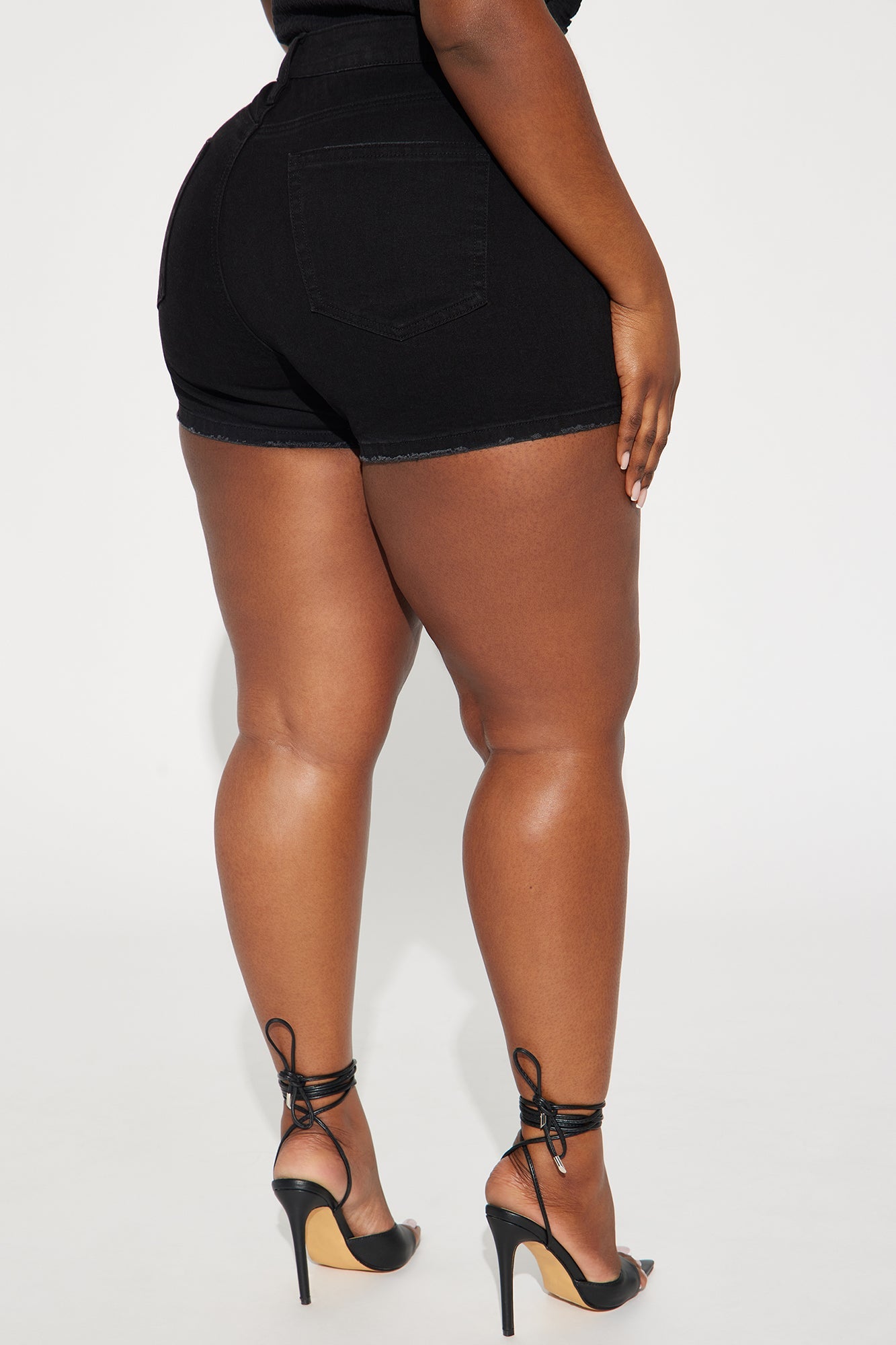 https://cdn.shopify.com/s/files/1/0293/9277/files/02-14-24_S4_21_GOGO24696_Black_DT_SS_11-04-51_PLUS_36476_PXF.jpg?v=1708391299