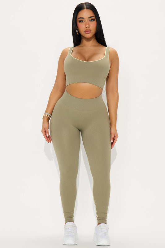 https://cdn.shopify.com/s/files/1/0293/9277/files/04-01-25_S1_36_ZDDE090437SET_Sage_TK_JS_13-29-33_7596_PXF.jpg?v=1743961709