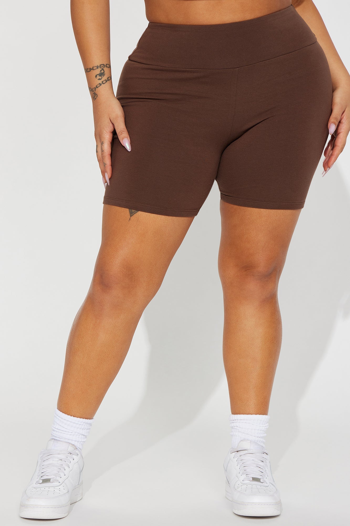 https://cdn.shopify.com/s/files/1/0293/9277/files/06-20-23Studio4_RA_DB_09-51-37_1_FN73317_Chocolate_2218_PLUS_PXF.jpg?v=1687815333